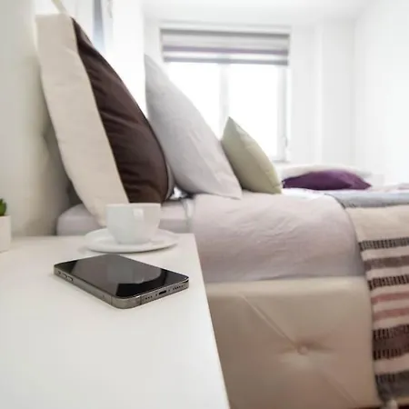 Apartment Purple - Cozy In Area Novi Sad