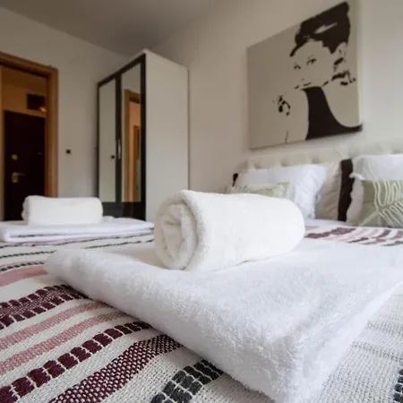 Purple - Cozy In Area Apartment Novi Sad