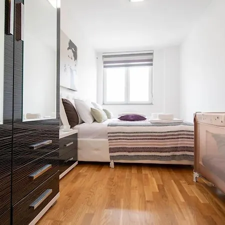 Apartment Purple - Cozy In Area