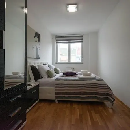 Purple - Cozy In Area Novi Sad