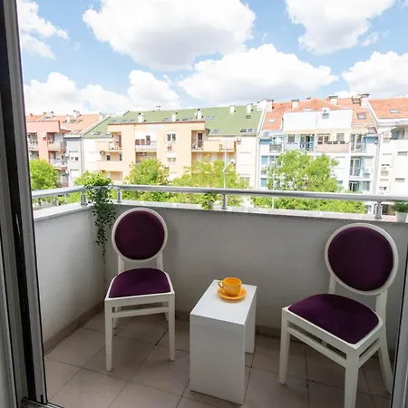 Apartment Purple - Cozy In Area
